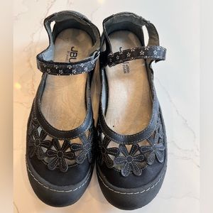 JBU BY JAMBU women’s Memory Foam Closed toe walking Sandal size 8.5.